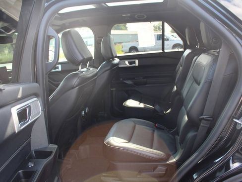 Used 2020 Ford Explorer Limited w/ Class III Trailer Tow Package AWD/4WD image 10