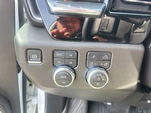 Certified 2024 GMC Sierra 1500 Elevation w/ Elevation Premium Package image 31
