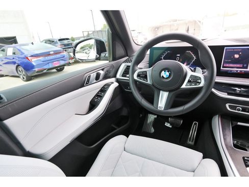 Used 2025 BMW X5 sDrive40i w/ M Sport Package RWD image 10