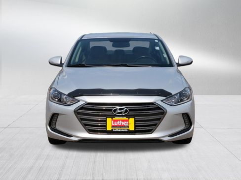 Used 2017 Hyundai Elantra Limited FWD image 2