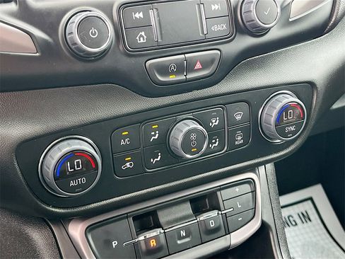 Used 2024 GMC Terrain AT4 w/ Infotainment Package II image 16