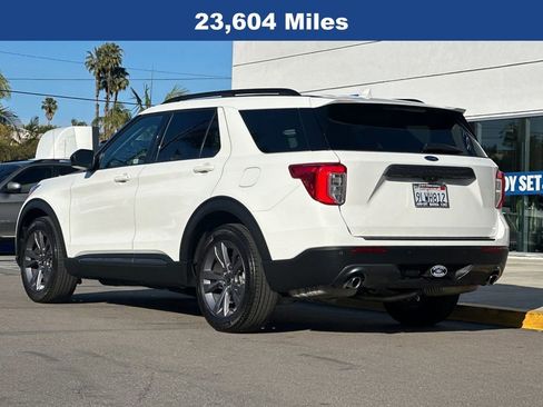 Used 2023 Ford Explorer XLT w/ Equipment Group 202A image 7
