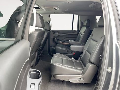 Used 2020 Chevrolet Suburban Premier image 13