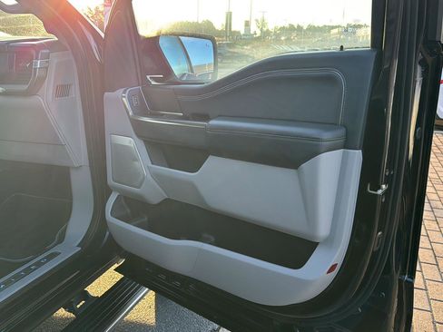 Used 2022 Ford F150 Limited image 12