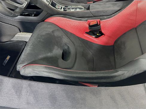 Used 2016 McLaren 675LT Spider image 18