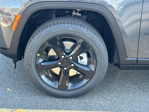 New 2025 Jeep Grand Cherokee L Limited image 11