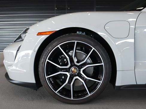 Certified 2024 Porsche Taycan 4S image 12