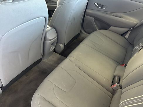 Used 2024 Hyundai Elantra SEL FWD image 12