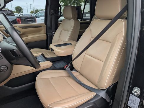 Used 2023 Chevrolet Tahoe Premier w/ Premium Package AWD/4WD image 24