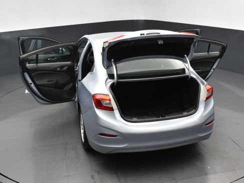 Used 2017 Chevrolet Cruze LT image 27