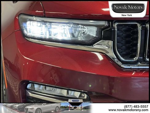 Used 2023 Jeep Grand Cherokee Limited AWD/4WD image 10