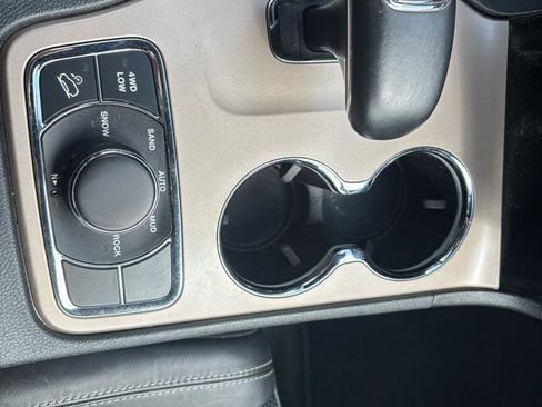 Used 2014 Jeep Grand Cherokee Limited w/ Luxury Group II image 31