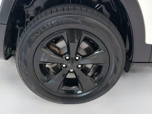 Used 2019 Jeep Cherokee Latitude Plus AWD/4WD image 33