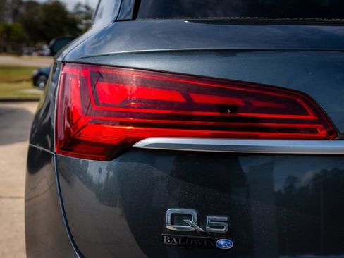 Used 2022 Audi Q5 2.0T Premium w/ Convenience Package image 33