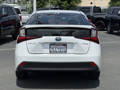 Certified 2022 Toyota Prius LE FWD image 8