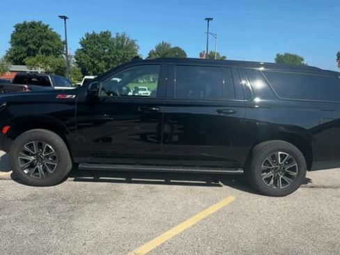 Used 2024 Chevrolet Suburban Z71 w/ Off-Road Capability Package AWD/4WD image 5