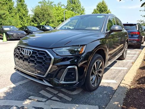 Used 2023 Audi Q5 2.0T Premium Plus w/ Premium Plus Package AWD/4WD image 3
