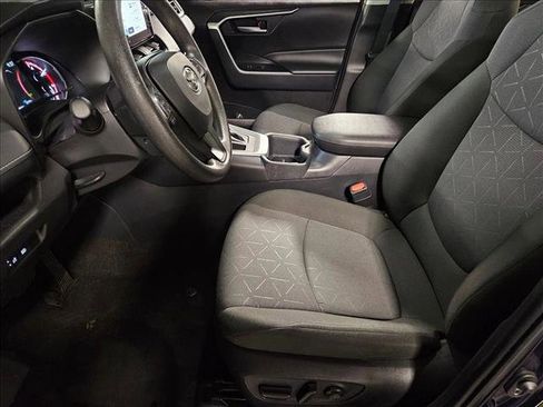 Used 2025 Toyota RAV4 XLE AWD/4WD image 15