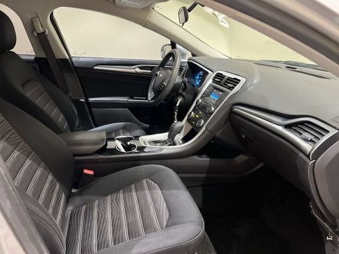 Used 2016 Ford Fusion SE FWD image 22