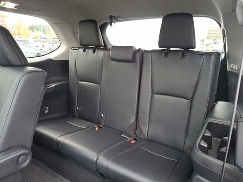 Used 2024 Toyota Grand Highlander Limited image 10