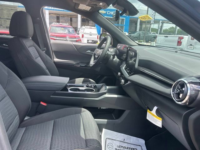 New 2026 Chevrolet Equinox LT w/ Safety and Technology Package FWD image 31