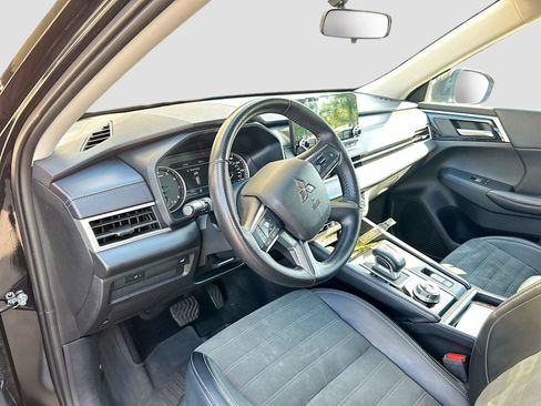 Used 2024 Mitsubishi Outlander SE AWD/4WD image 26