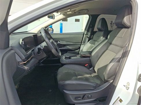 Used 2024 Nissan Ariya FWD image 14