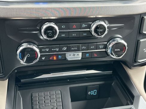 New 2026 Ford F450 Platinum w/ Platinum Plus Package image 27