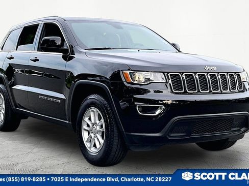 Used 2019 Jeep Grand Cherokee Laredo RWD image 1