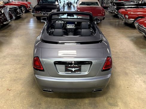 Used 2019 Rolls-Royce Dawn image 18