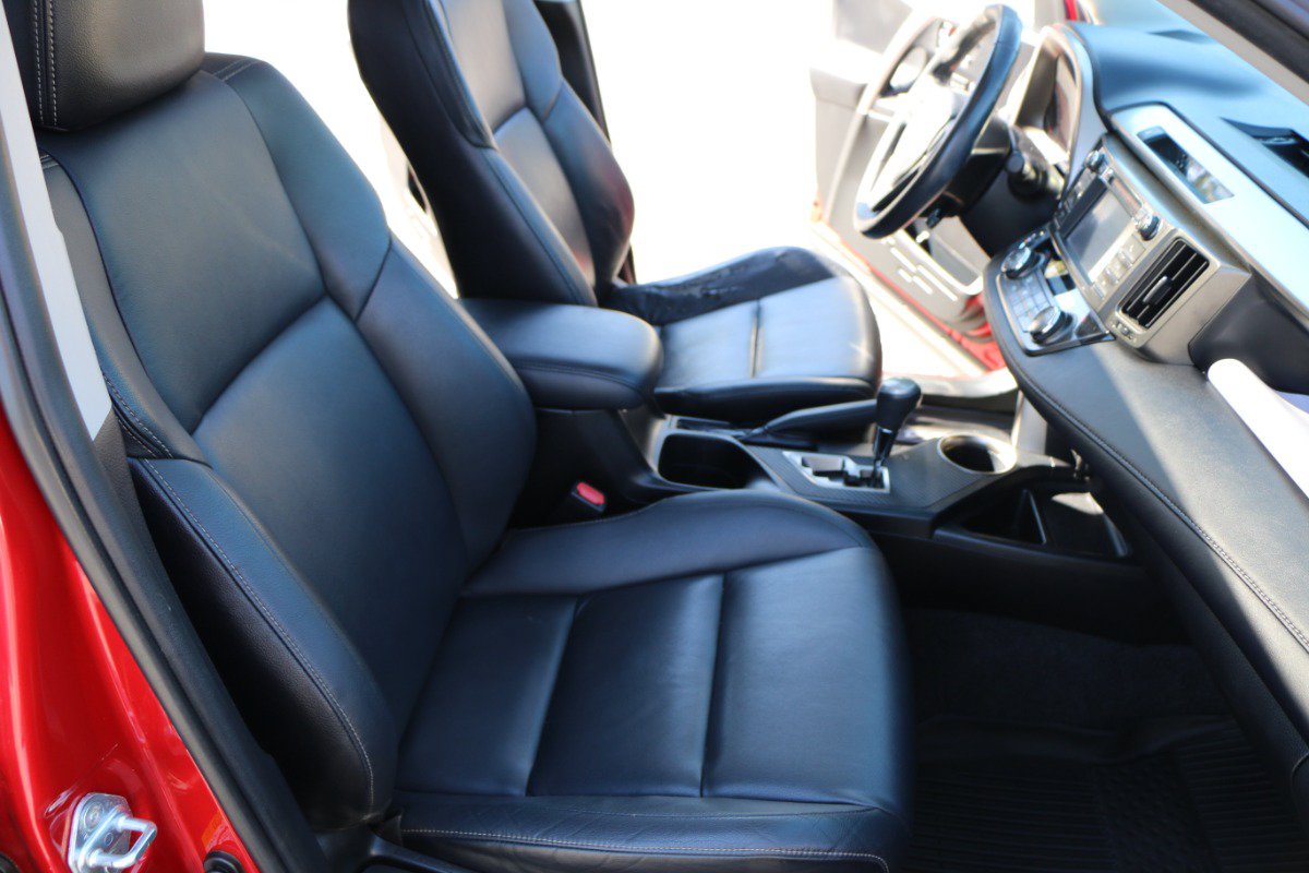 Used 2013 Toyota RAV4 Limited AWD/4WD image 28