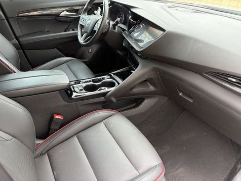 Used 2023 Buick Envision Essence w/ Sport Touring Package AWD/4WD image 7