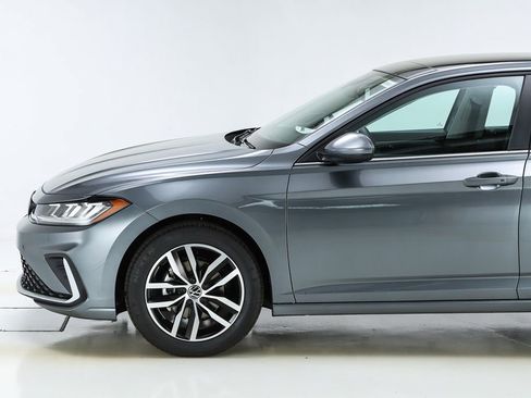 New 2026 Volkswagen Jetta SE image 3