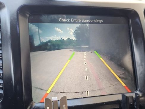 Used 2015 Jeep Cherokee Trailhawk image 21