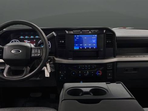 Used 2024 Ford F250 XL w/ XL Chrome Package image 12
