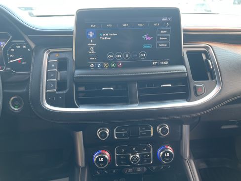 Used 2021 GMC Yukon XL SLT w/ SLT Luxury Plus Package RWD image 26