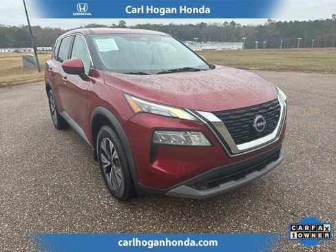 Used 2023 Nissan Rogue SV image 2