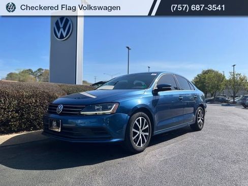 Used 2017 Volkswagen Jetta SE image 1