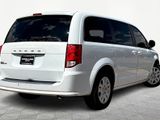 Used 2017 Dodge Grand Caravan SE w/ UConnect Hands-Free Group image 2
