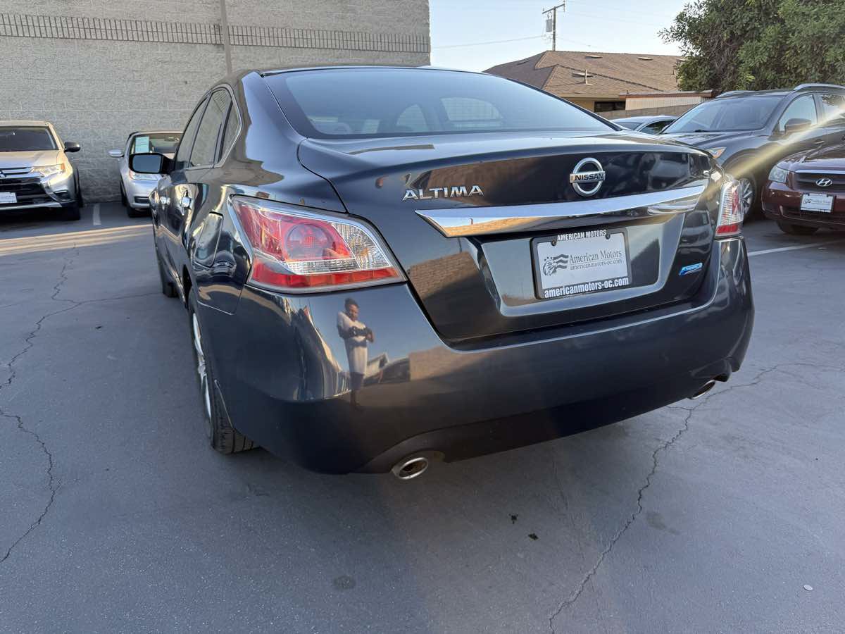Used 2014 Nissan Altima 2.5 S FWD image 2