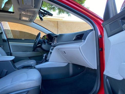 Used 2020 Hyundai Elantra Value Edition FWD image 47