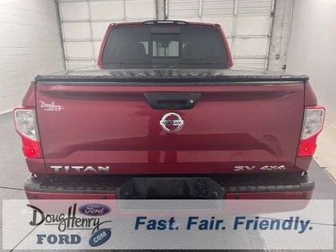 Used 2017 Nissan Titan SV image 6