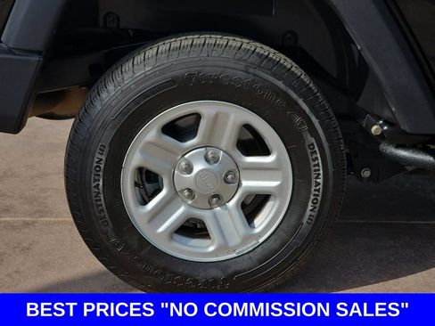 Used 2016 Jeep Wrangler Unlimited Sport w/ Connectivity Group AWD/4WD image 37