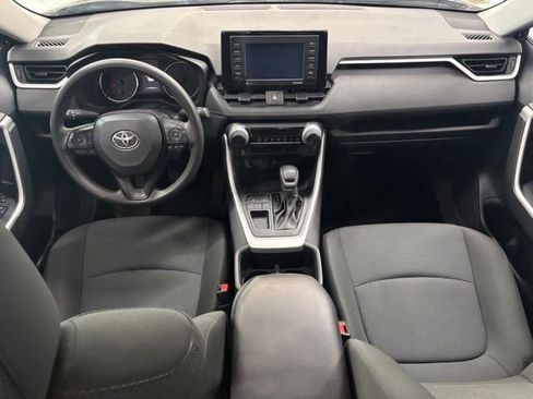 Used 2022 Toyota RAV4 LE FWD image 2