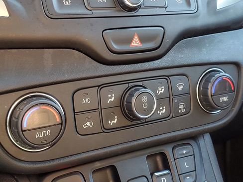 Used 2018 GMC Terrain SLE w/ Driver Convenience Package image 22