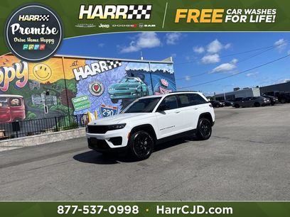 Used 2025 Jeep Grand Cherokee Altitude