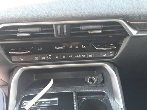 Certified 2025 MAZDA CX-70 Plug-In Hybrid w/ Premium Pkg AWD/4WD image 21