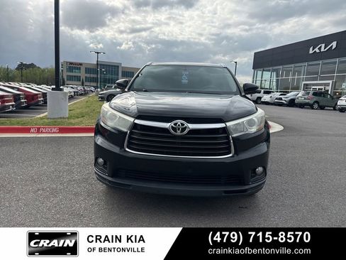 Used 2016 Toyota Highlander XLE image 16