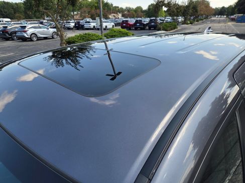 Used 2021 Honda Odyssey Touring image 16