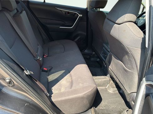 Used 2019 Toyota RAV4 LE AWD/4WD image 22
